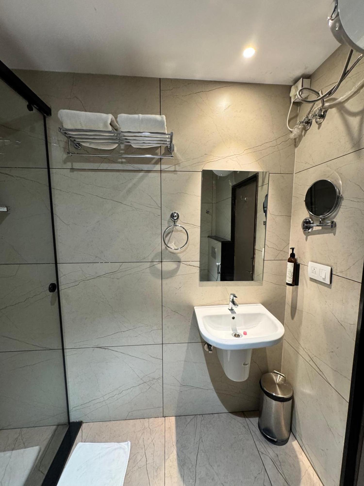 Hotel Touchwood ヴィシャーカパトナム エクステリア 写真